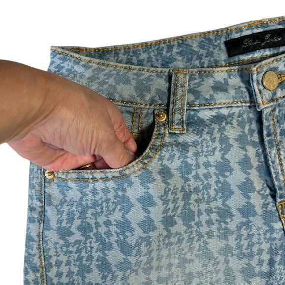 NEW Poetic Justice Frayed Hem Jean Shorts Sz. 28 NWT‎ - Picture 2 of 8